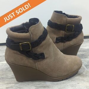 SOLD | White Mountain • Isabella suede ankle boots size 8.5